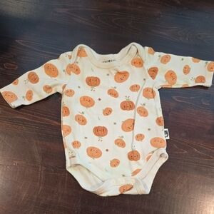 Rabbit + Bear Cream Pumpkin Print Long Sleeve Bodysuit